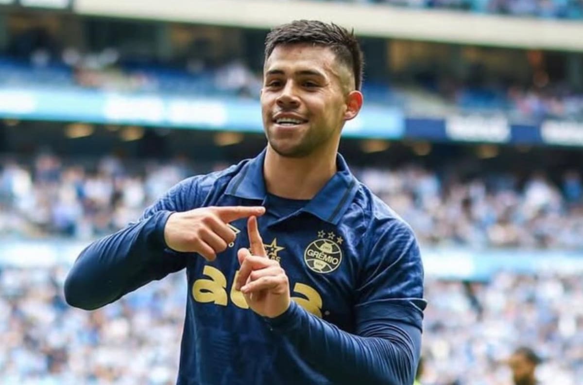 Colo Colo busca un extremo derecho: revelan postura de Alexander Aravena