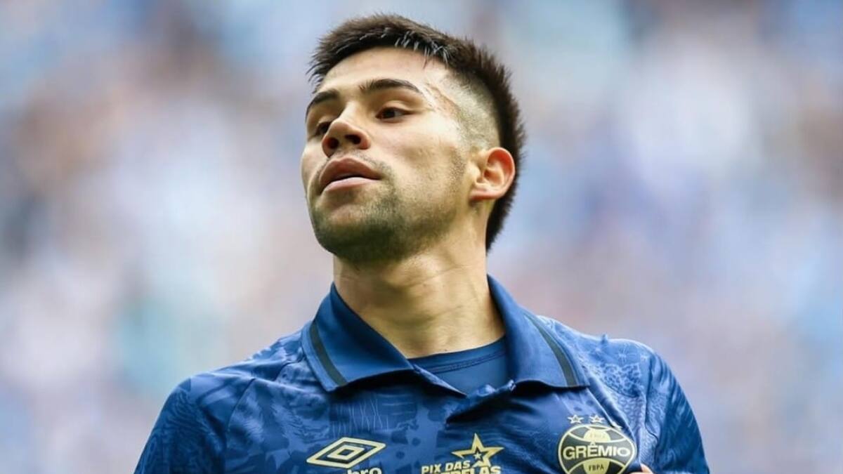 Alexander Aravena pierde respaldo y queda entrampado en Gremio