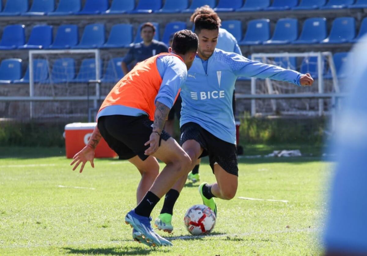 entrenando en San Carlos de Apoquindo. Foto: Cruzados.