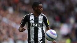 Un choque de 150 millones: Liverpool y Newcastle se enfrentan en medio de polémica por Isak