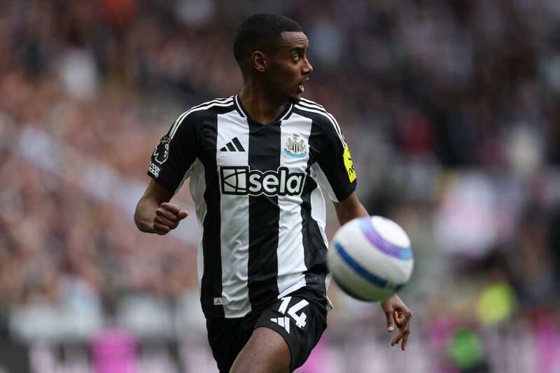 El delantero no jugará esta tarde en el Newcastle United vs. Liverpool, pero estará muy atento al partido.