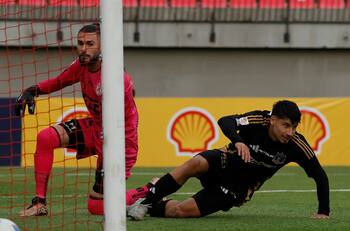 Colo Colo pierde a Alexander Oroz y podría no volver a jugar en el club