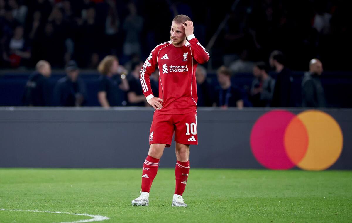 Alexis Mac Allister, volante del Liverpool, en la derrota ante PSG en Champions League. EFE