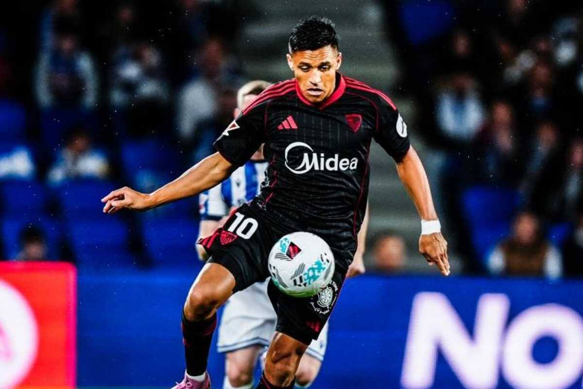 Estará fuera del equipo, como mínimo, un mes. Foto: @SevillaFC