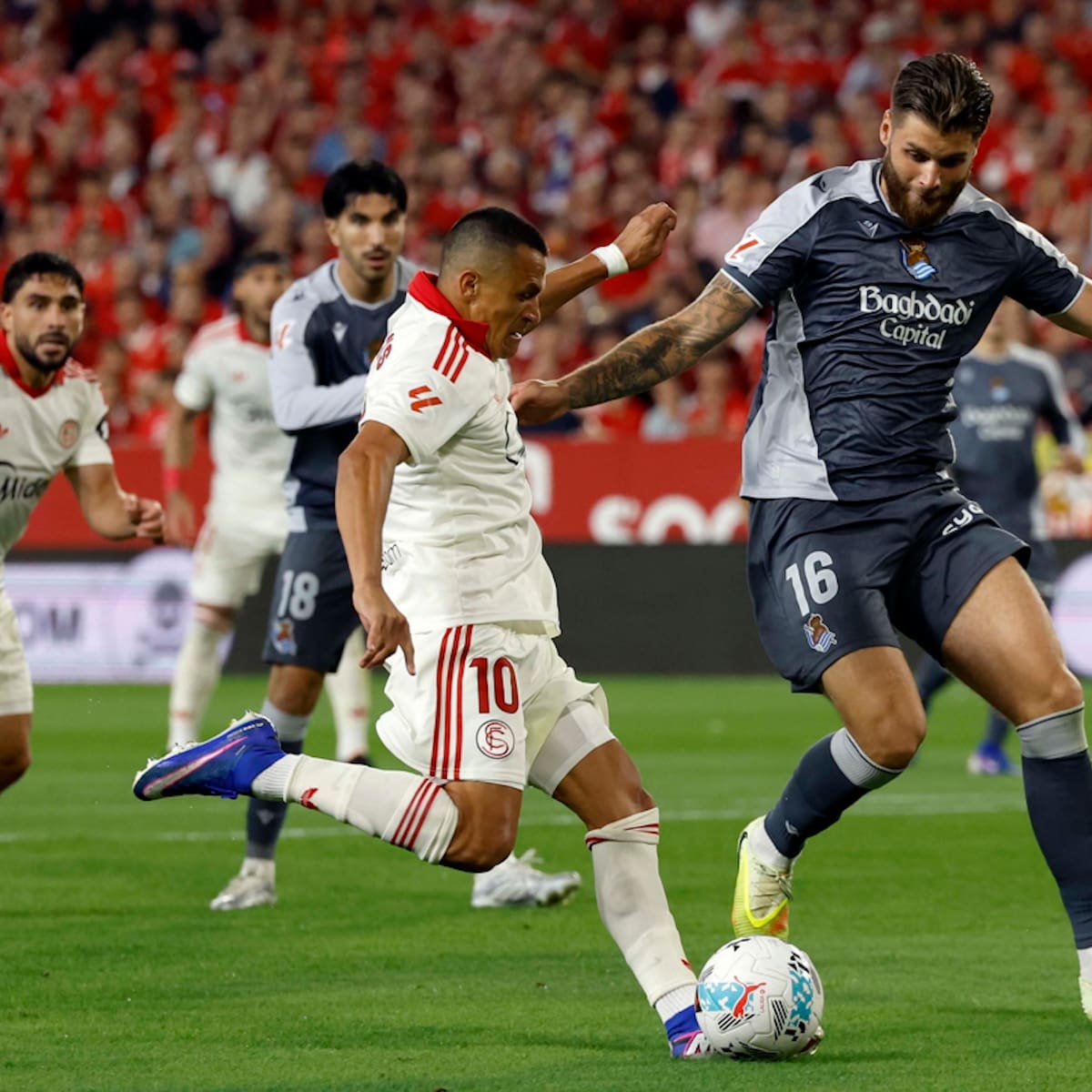 Alexis Sánchez tapando bocas: de las duras críticas a una espectacular portada