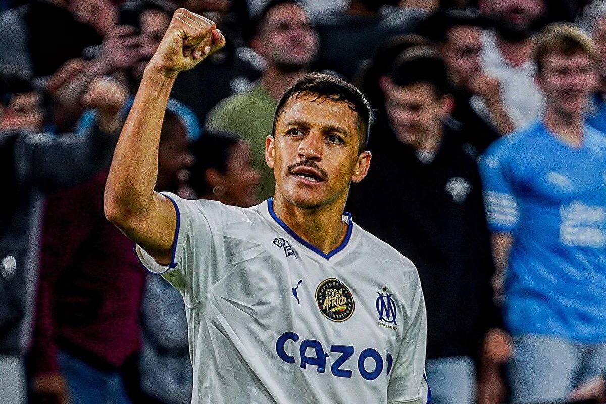 Alexis Sánchez deslumbró en Francia en el triunfo por 2-1 del Olympique de Marsella ante el Auxerre.