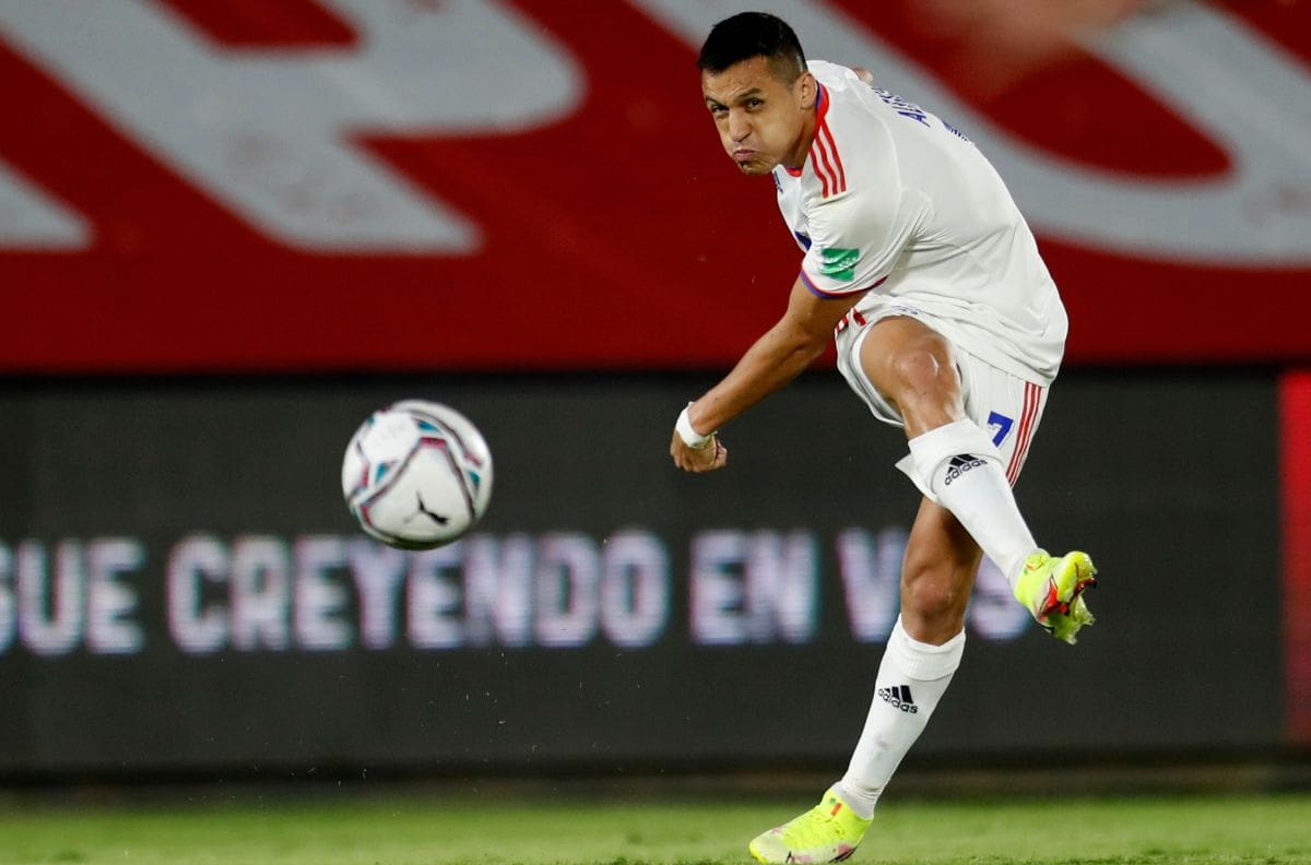 Alexis Sánchez volvió a los entrenamientos con Chile y se encomienda a Dragon Ball Z