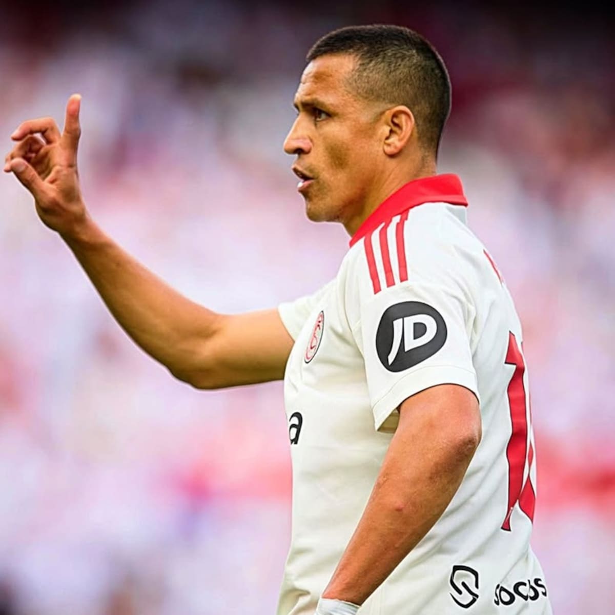 De descartado a imprescindible: Alexis Sánchez se gana una nueva vida en Sevilla
