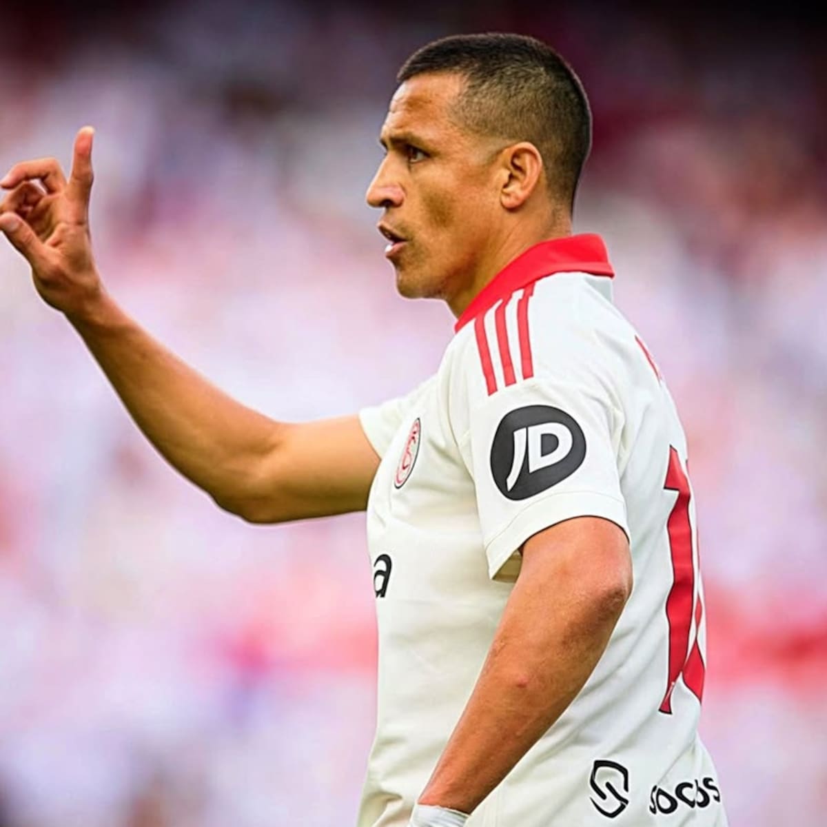 Todo gracias a Alexis: los resultados que pueden dejar casi salvado al Sevilla en la próxima fecha