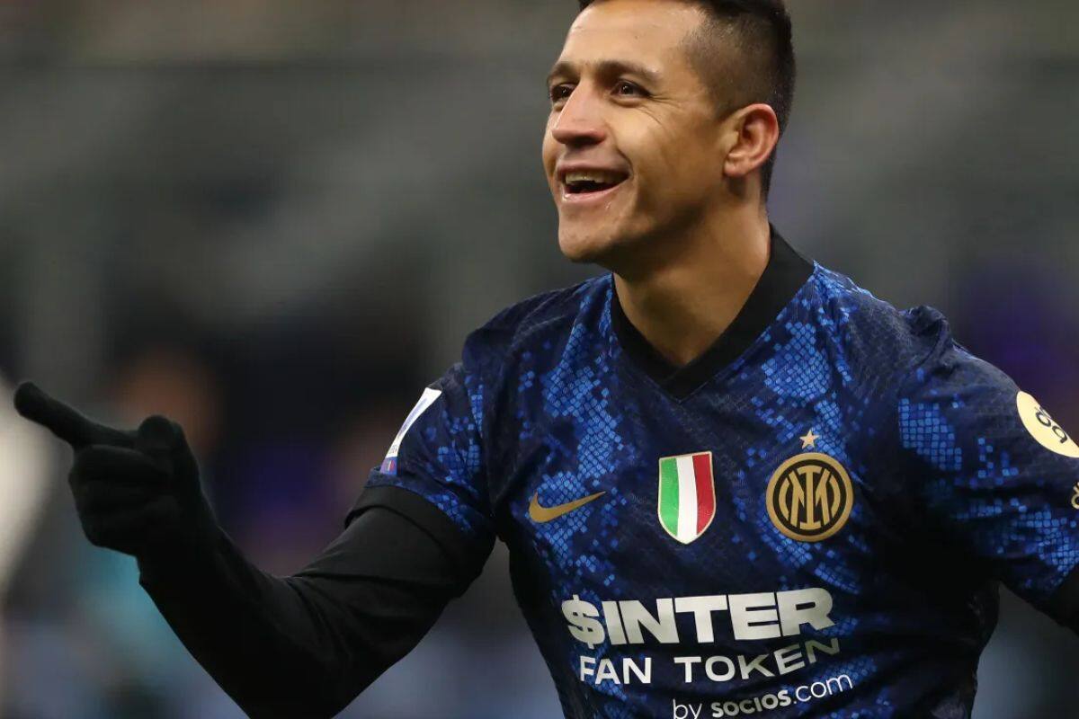 El goleador histórico de La Roja está a un paso de volver al Inter de Milán.