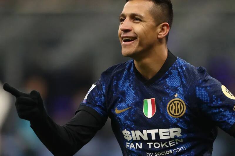 El goleador histórico de La Roja está a un paso de volver al Inter de Milán.