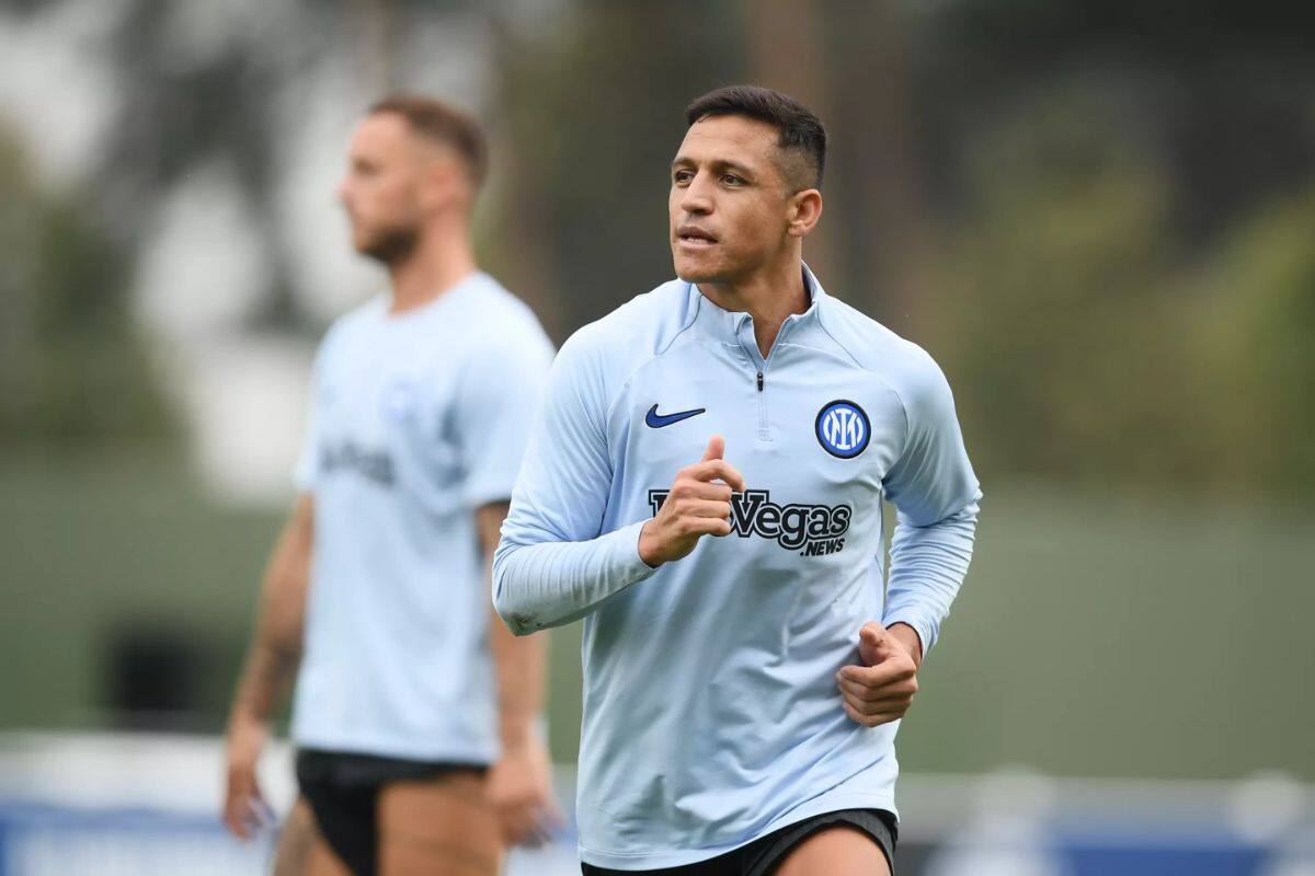 El delantero chileno durante una práctica en el Inter de Milán.