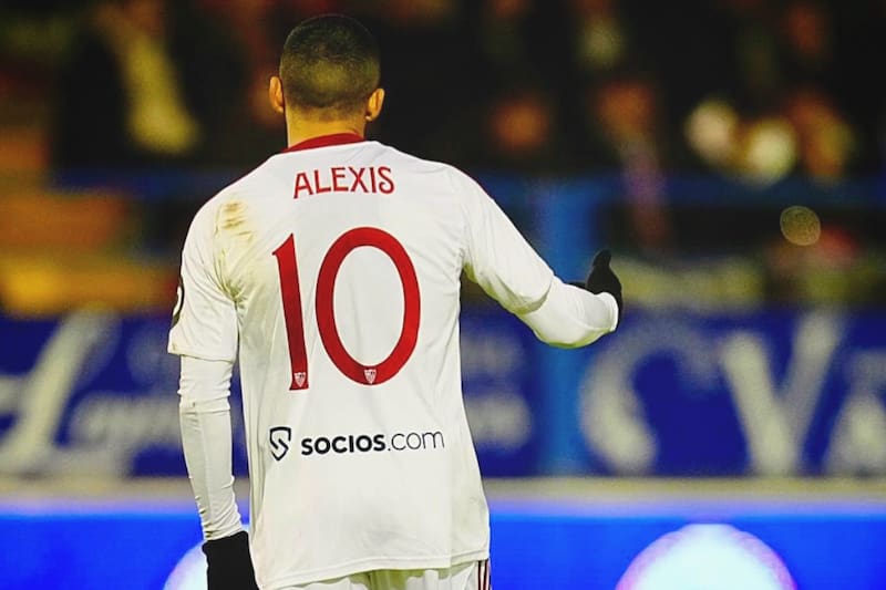 El delantero en Sevilla. Foto: @alexis_officia1