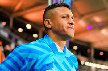 Gran socio de Alexis Sánchez anunció su retiro del fútbol: “Es tiempo de dejar los grandes escenarios”