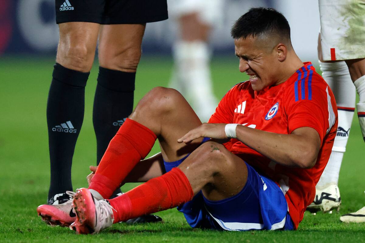 es la sensible baja para La Roja vs Paraguay. Foto: Aton
