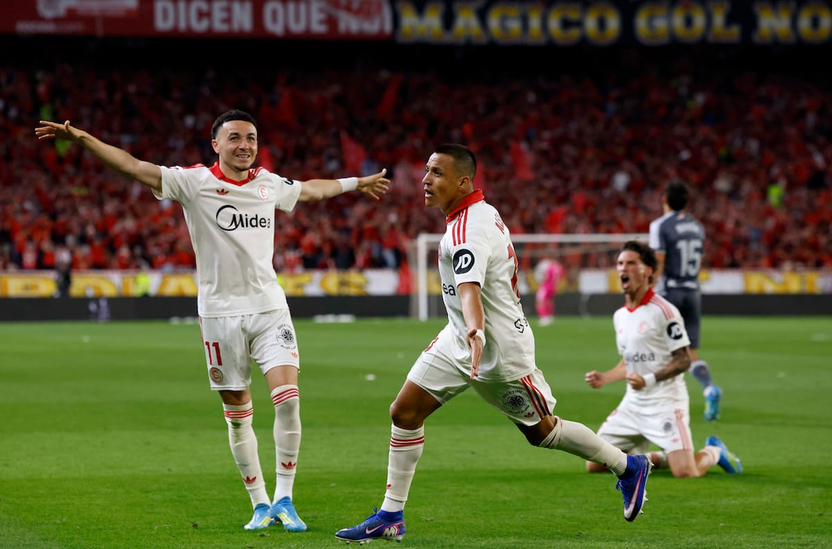 Alexis Sánchez y el gol que lo puede convertir en el héroe del Sevilla: “Le pegué con el corazón”