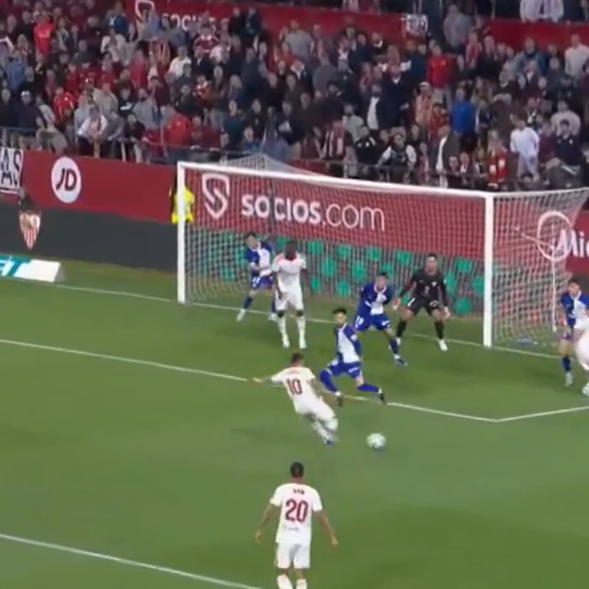 VIDEO | ¡Casi! La gran ocasión que tuvo Alexis Sánchez en la victoria del Sevilla sobre Atlético de Madrid