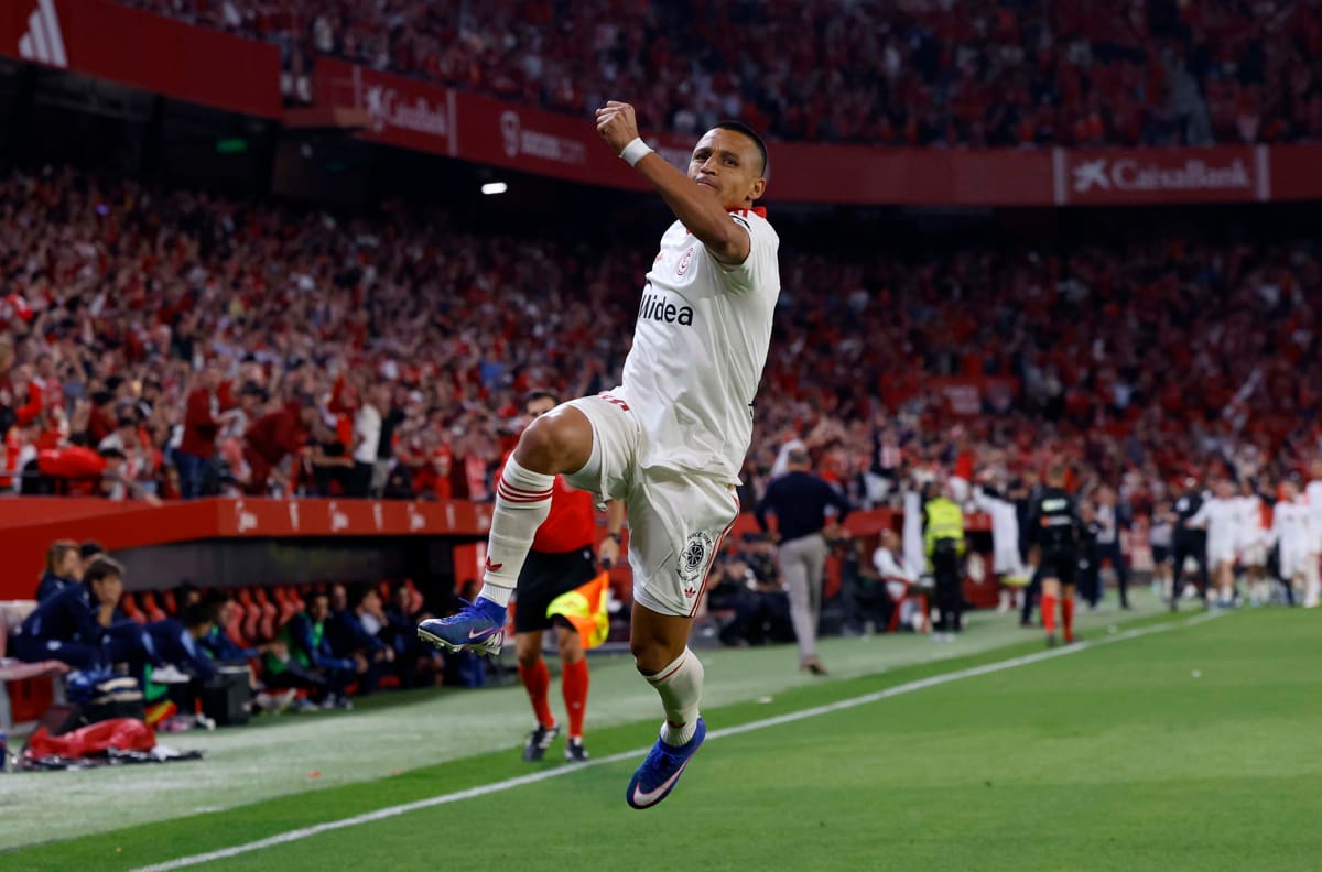 “Como si tuviera 20 años”: El drástico cambio de postura de los hinchas del Sevilla con Alexis Sánchez