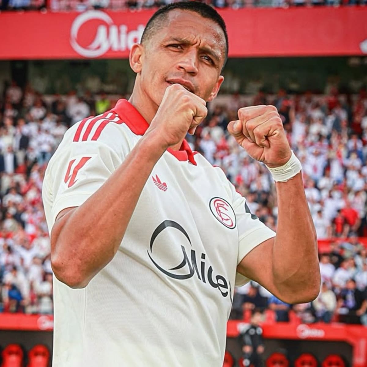 “Clave y decisivo”: en España se rinden ante Alexis, el salvador del Sevilla