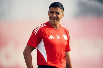Sevilla se convenció y le ofrecerá nuevo contrato a Alexis Sánchez