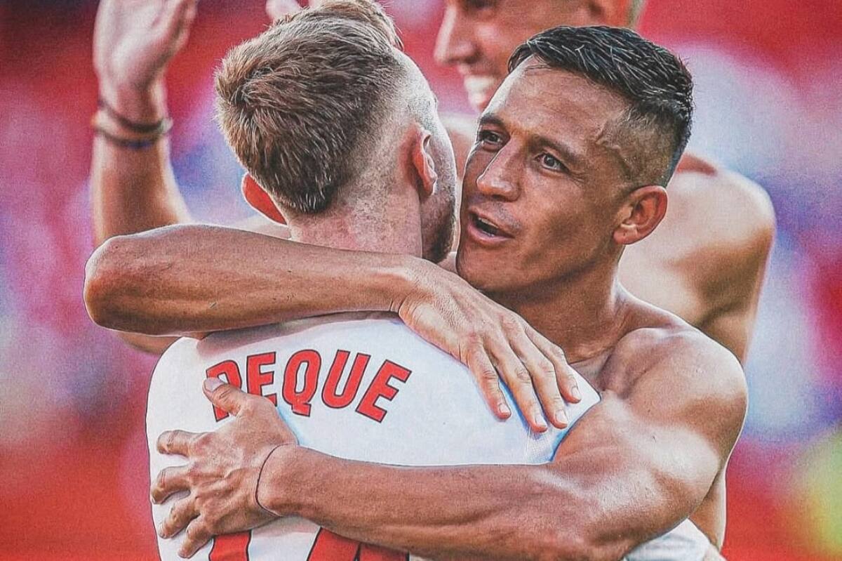 . El chileno se ha convertido en un líder en el camarín del Sevilla. Foto: @Alexis_officia1.