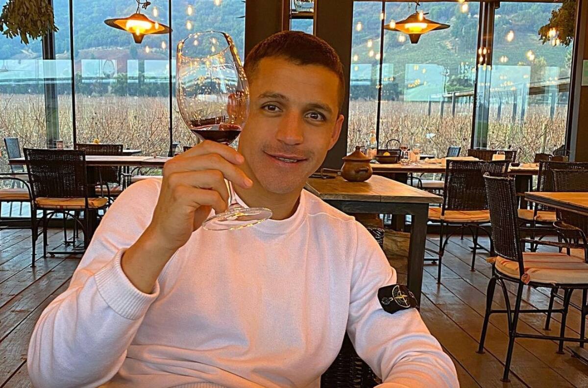 Alexis Sánchez sorprendió viendo en vivo la Supercopa de Europa
