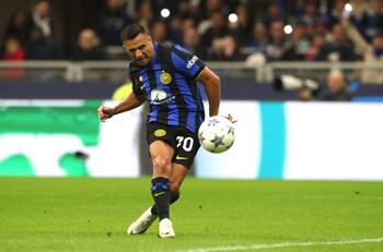 Ni Messi ni Cristiano: Alexis Sánchez confesó en Italia el nombre del jugador al que siempre admiró