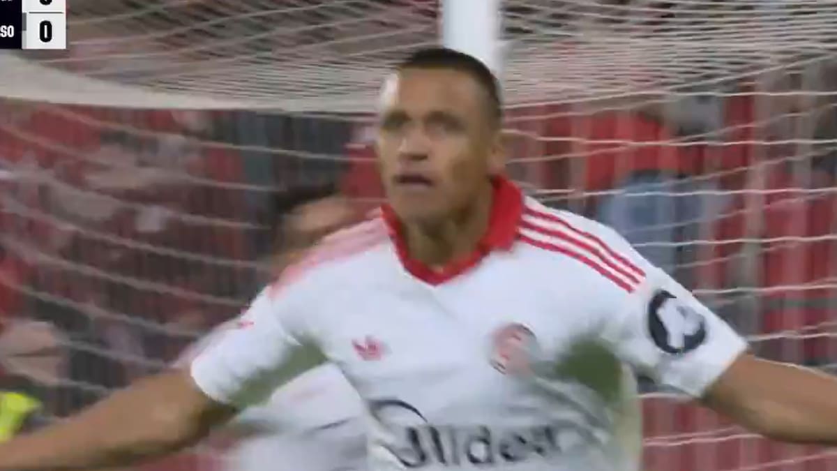 VIDEO | Alexis Sánchez hace estallar a todo Sevilla con este golazo en la lucha por no descender en La Liga