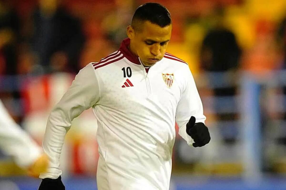 El delantero en Sevilla. Foto: @alexis_officia1