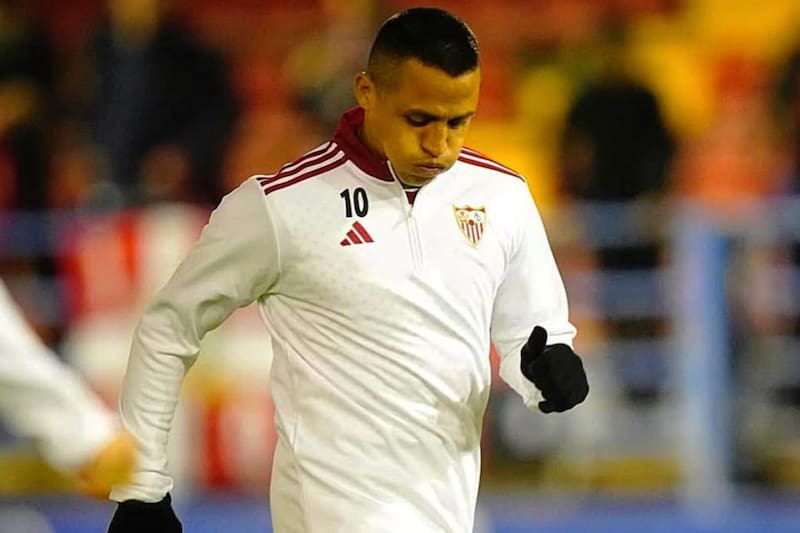 El delantero en Sevilla. Foto: @alexis_officia1