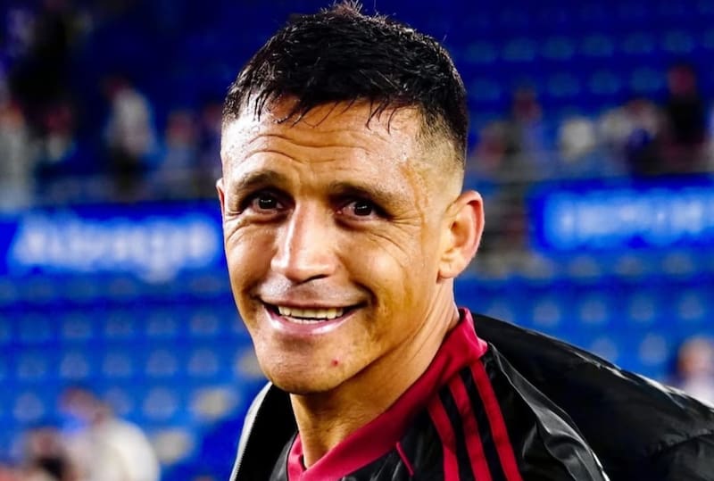 El chileno se llenó de elogios en Sevilla. Foto: Instagram Sevilla FC.