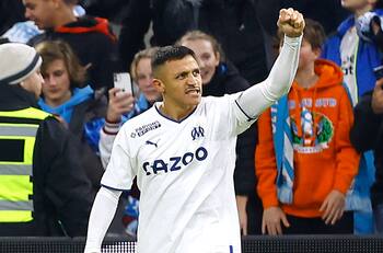 En Francia sitúan a Alexis Sánchez dentro de los tres mejores fichajes de la Ligue 1