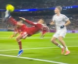 VIDEO | Era el empate para Sevilla: Alexis Sánchez casi sorprende al Real Madrid con esta chilena