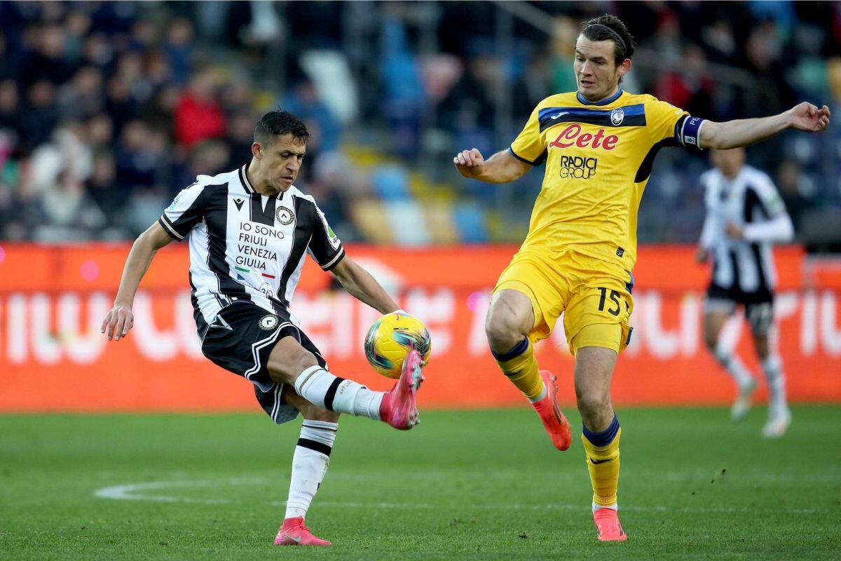 El chileno sería suplente en el duelo de Udinese ante la Roma.