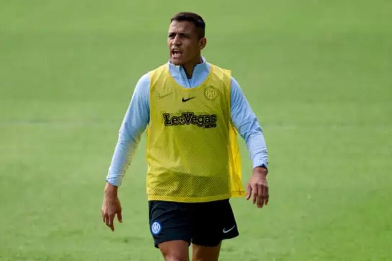 El tocopillano es la opción obvia ante la lesión de Arnautović, sin embargo en la Península proponen alternativas.