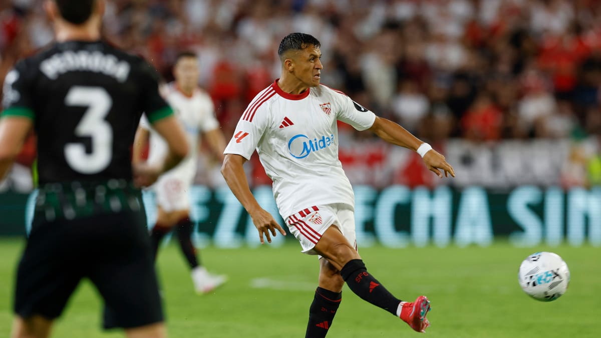 Matías Almeyda explicó por qué Alexis Sánchez salió del equipo titular del Sevilla