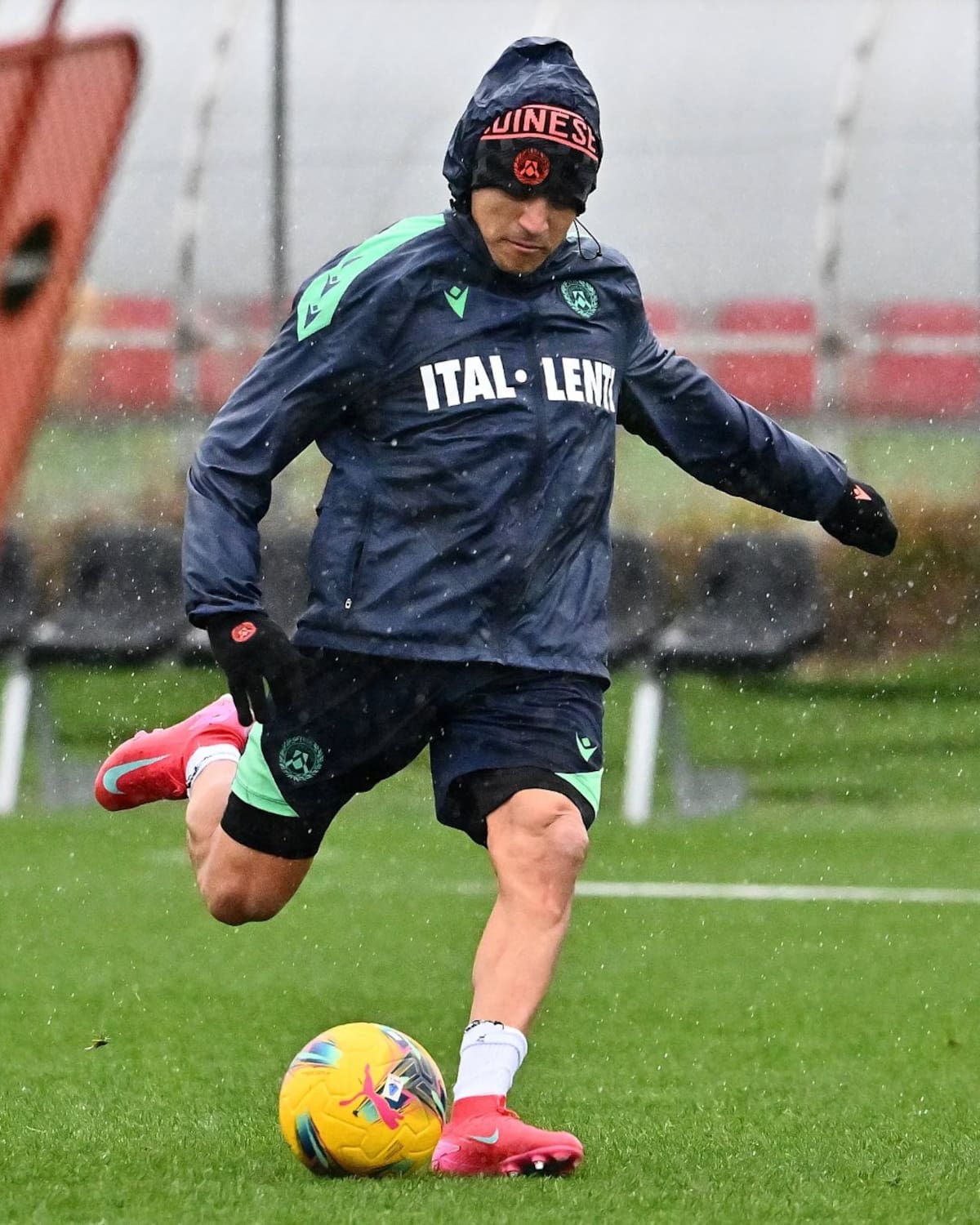 El delantero chileno ha jugado apenas el 13% de los minutos posibles en la Serie A esta temporada. Foto: Udinese Calcio.