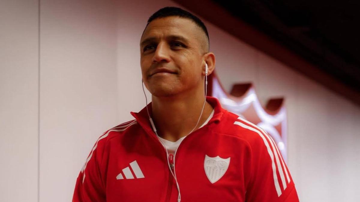 Fue despedido entre aplausos: Alexis Sánchez fue titular en la goleada del Sevilla