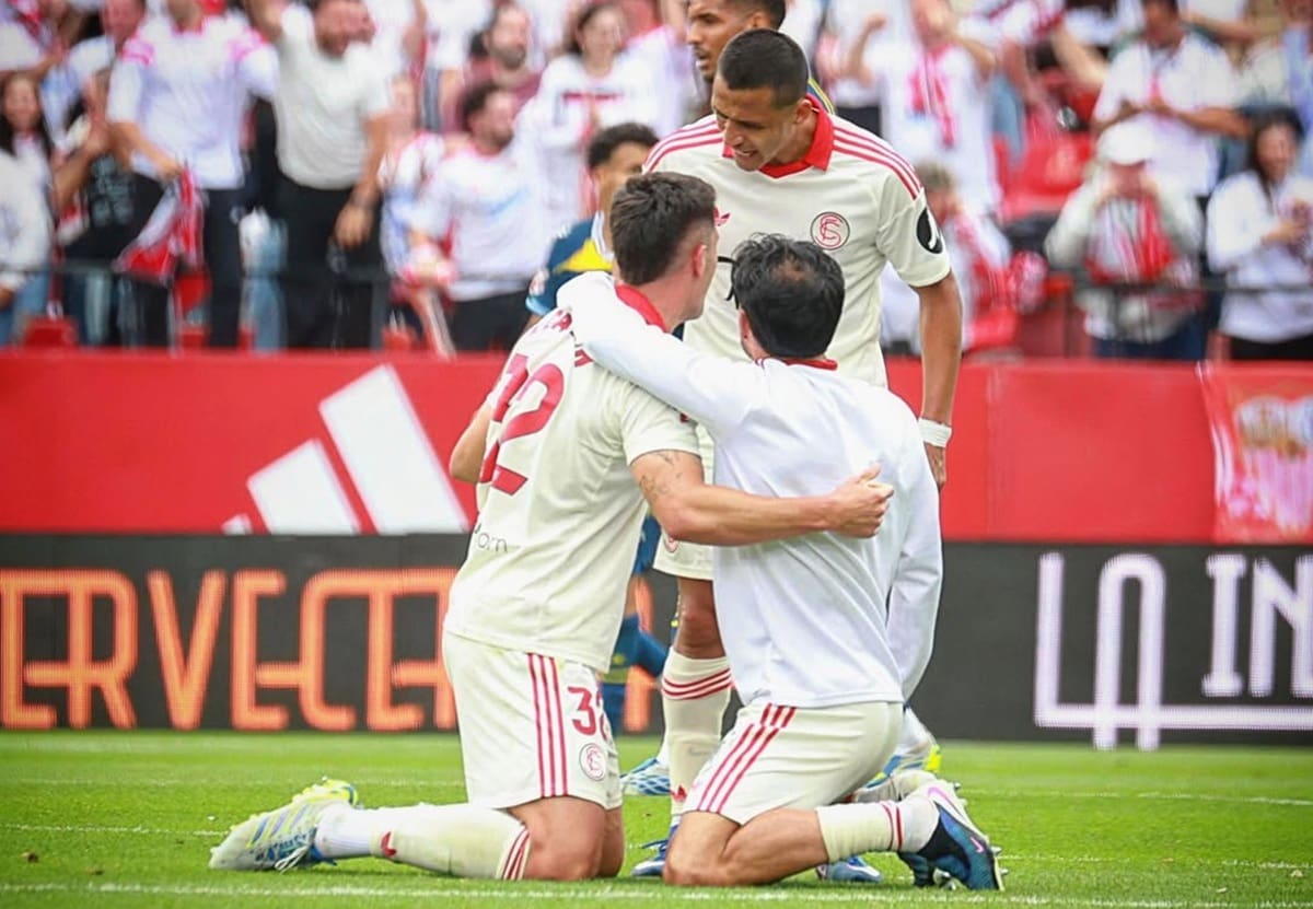 El tocopillano esperará su turno en el banco. Foto: Instagram Alexis Sánchez.