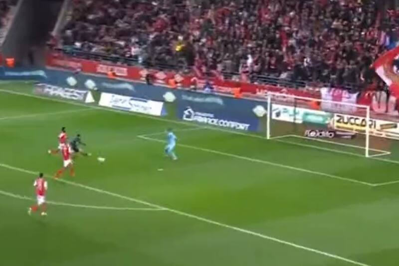 Alexis Sánchez clavó un doblete para el Olympique de Marsella. Foto: Reproducción.