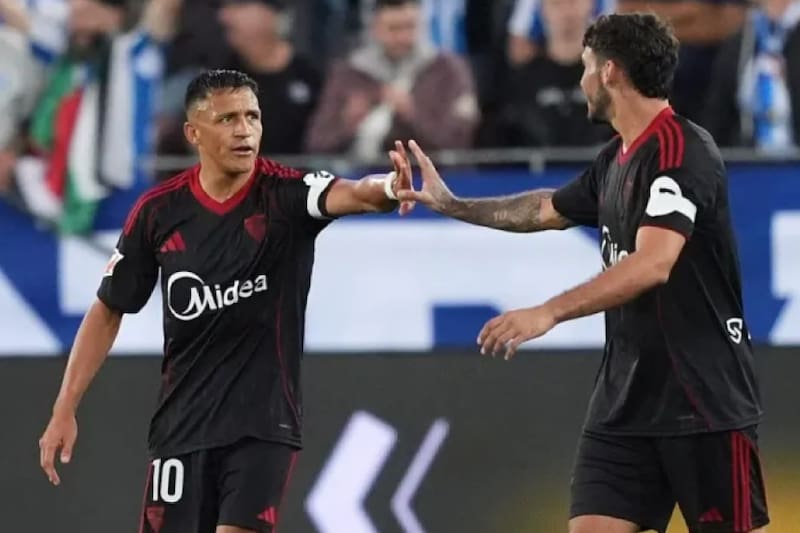 El chileno sumó una asistencia y un gol en sus dos primeros partidos con el Sevilla.