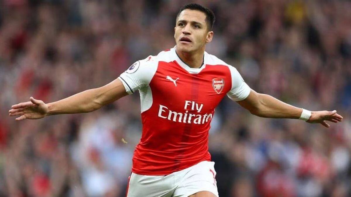 El chileno que fue escogido por la cuenta oficial de la Premier League para narrar video de Alexis Sánchez