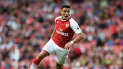 Un mexicano desplaza a Alexis Sánchez
