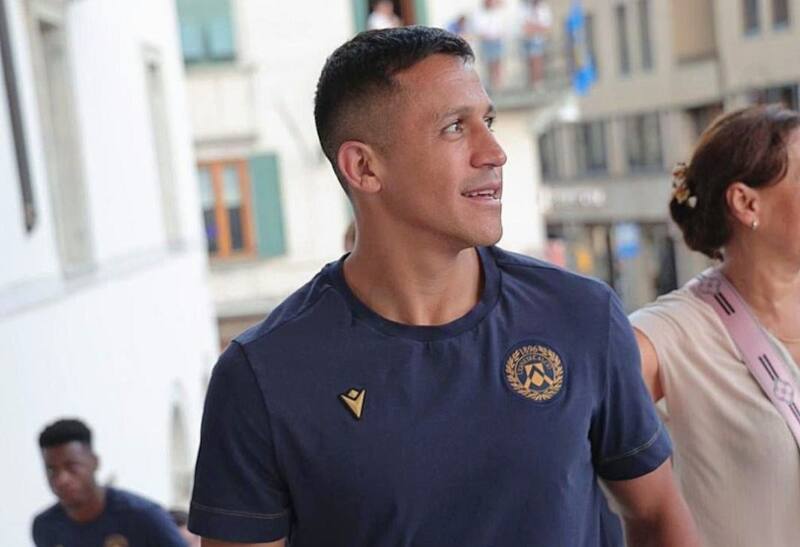 Alexis Sánchez estaría en la fase final de recuperación de su gemelo izquierdo.