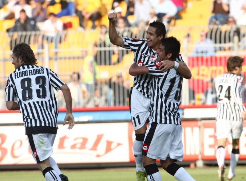 Alexis Sánchez jugó tres temporadas en Udinese, donde además compartió con Mauricio Isla.