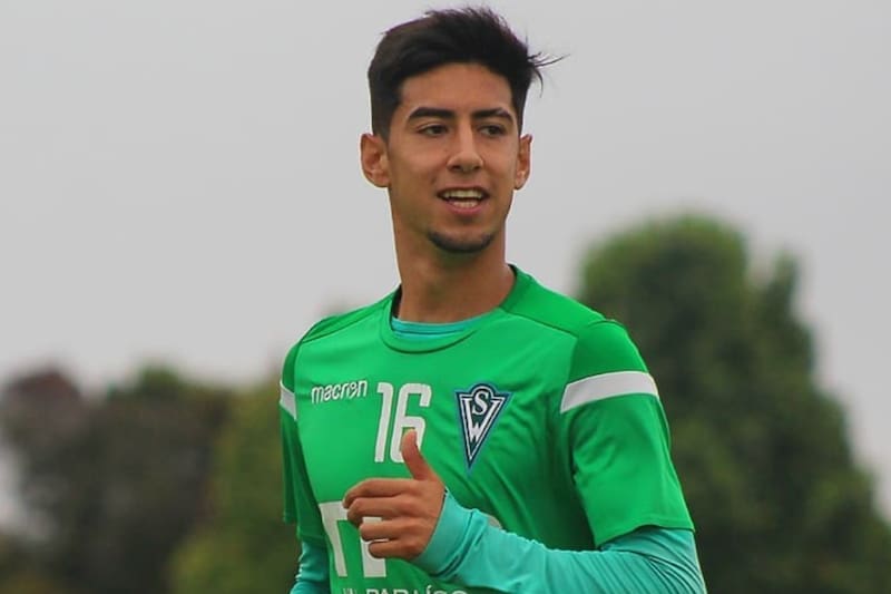 El exjugador de Wanderers parte al fútbol argentino.