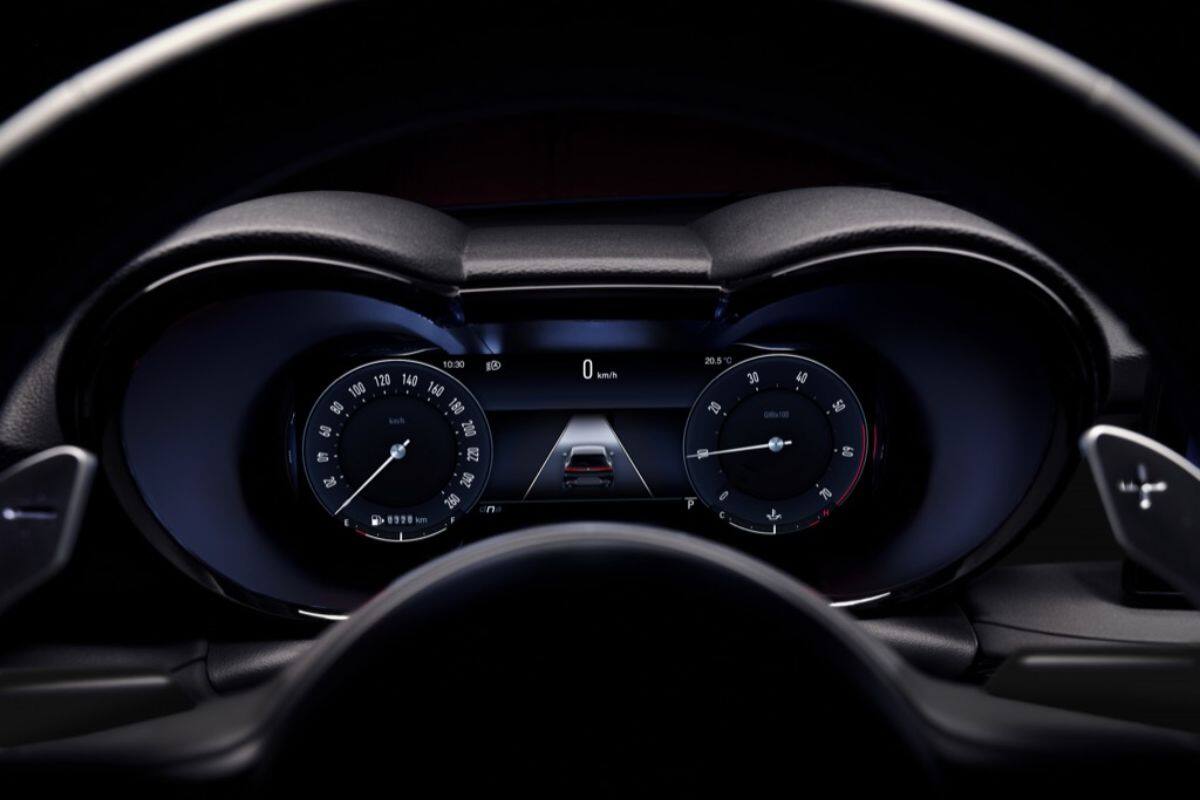 El tablero del Alfa Romeo Tonale con la información necesaria para el conductor