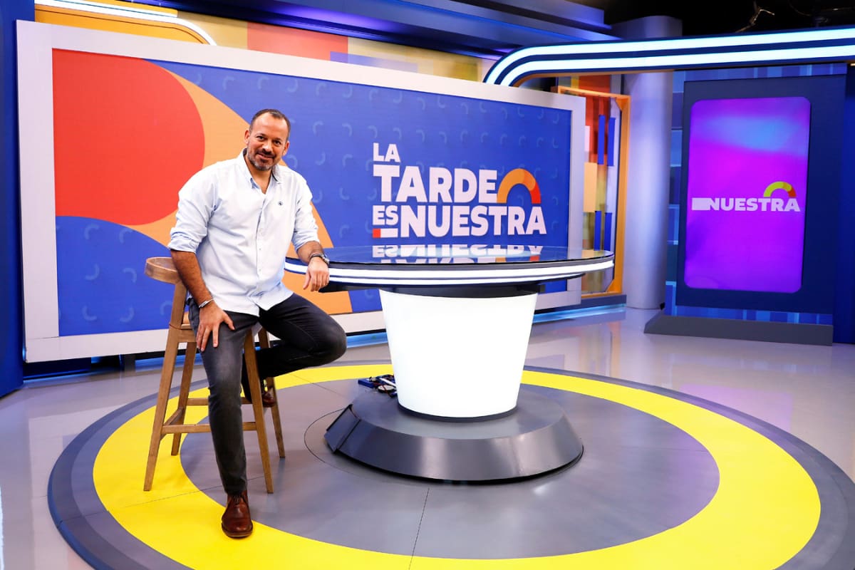 conductor de La tarde es nuestra. Créditos: Canal 13.