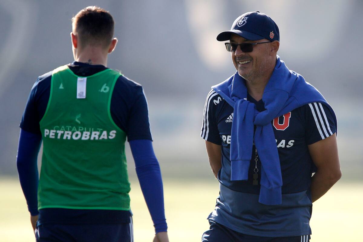 Dirigió a Universidad de Chile en la turbulenta temporada 2019.