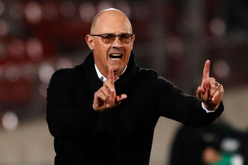El entrenador uruguayo Alfredo Arias en su paso por Universidad de Chile en 2019. (Foto: Agencia Aton)